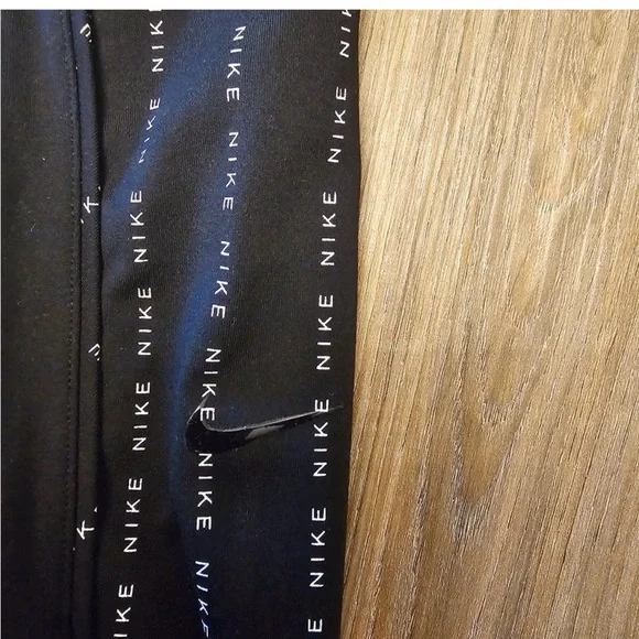 Nike One Luxe Icon Clash Leggings - Picture 6 of 8